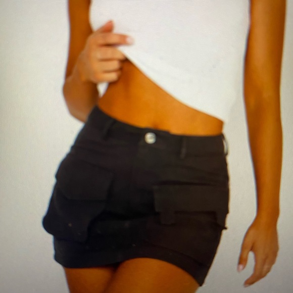 Women’s WhiteFox cargo skirt. NWT. Size Large. Charcoal color. - Picture 3 of 6